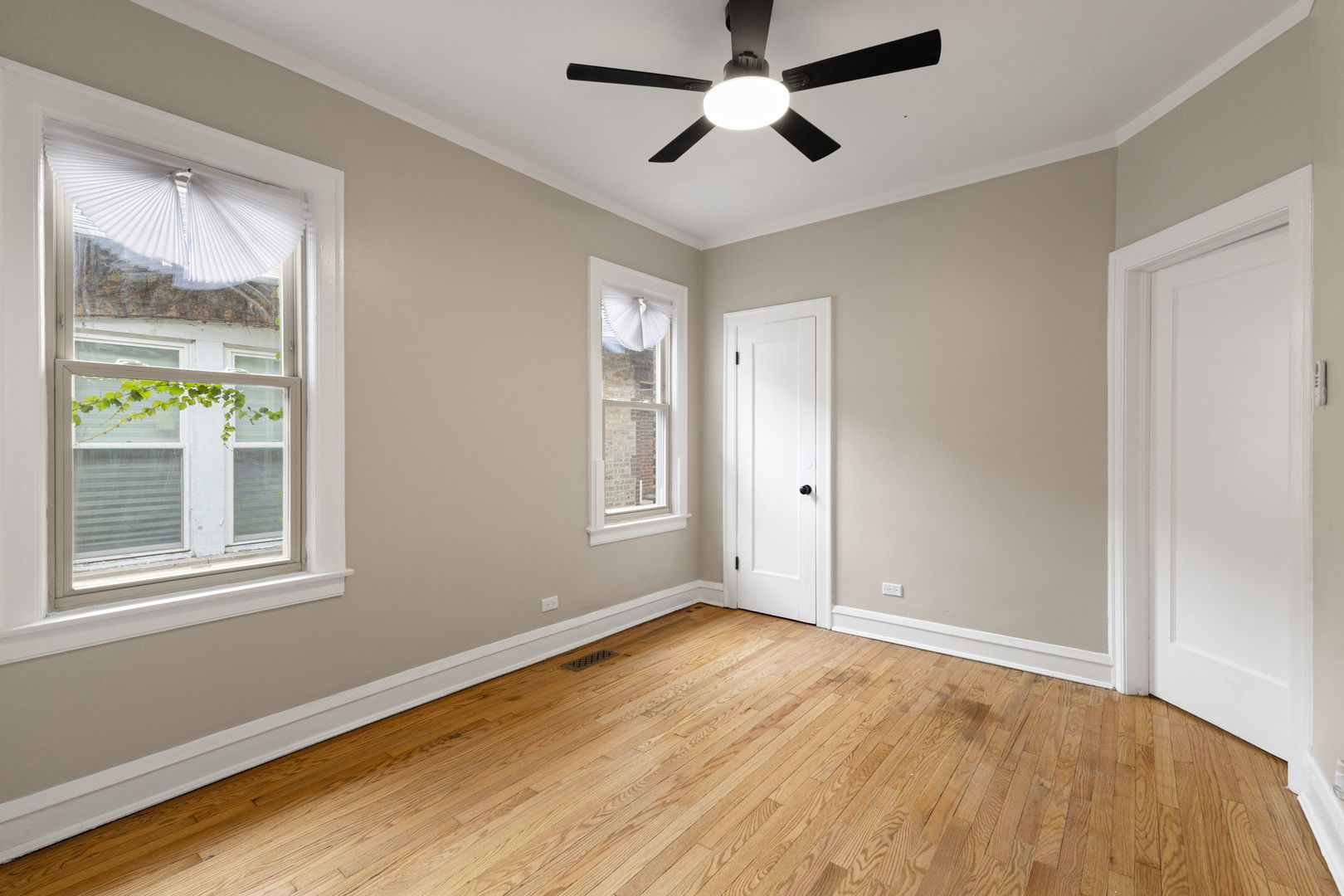 8044 S Harper Avenue Property Photo 16
