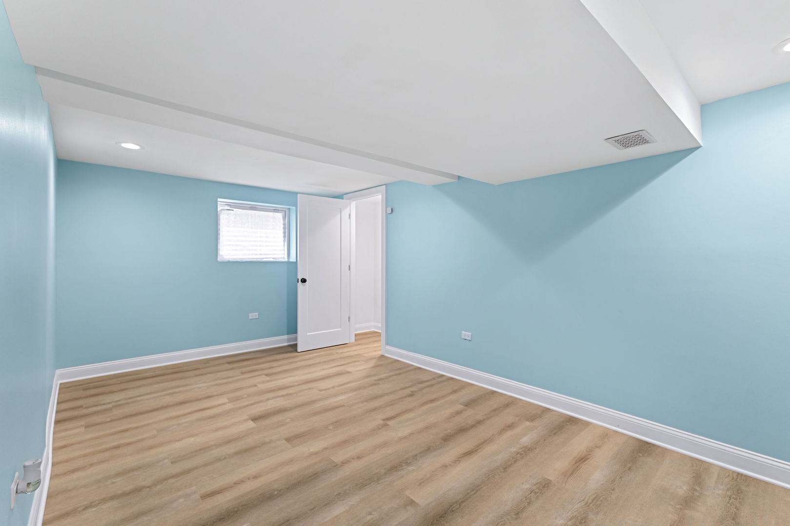 8044 S Harper Avenue Property Photo 21