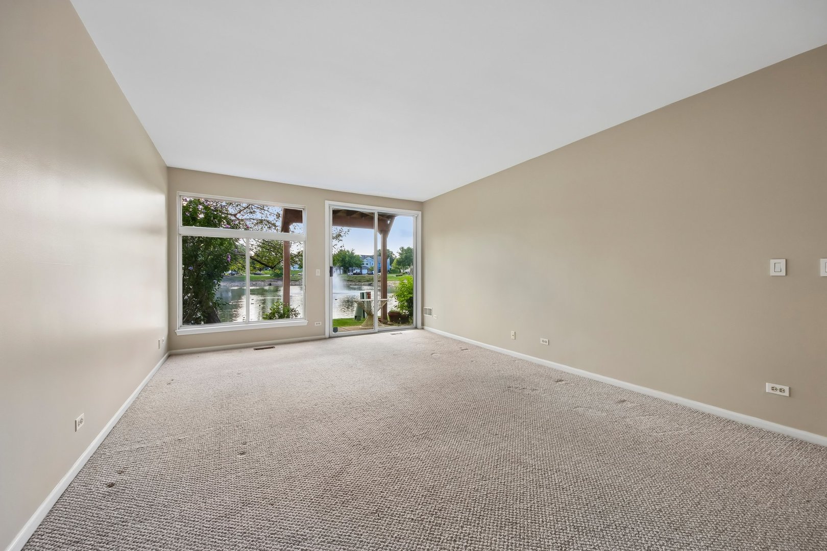 1016 Spring Court Property Photo 9