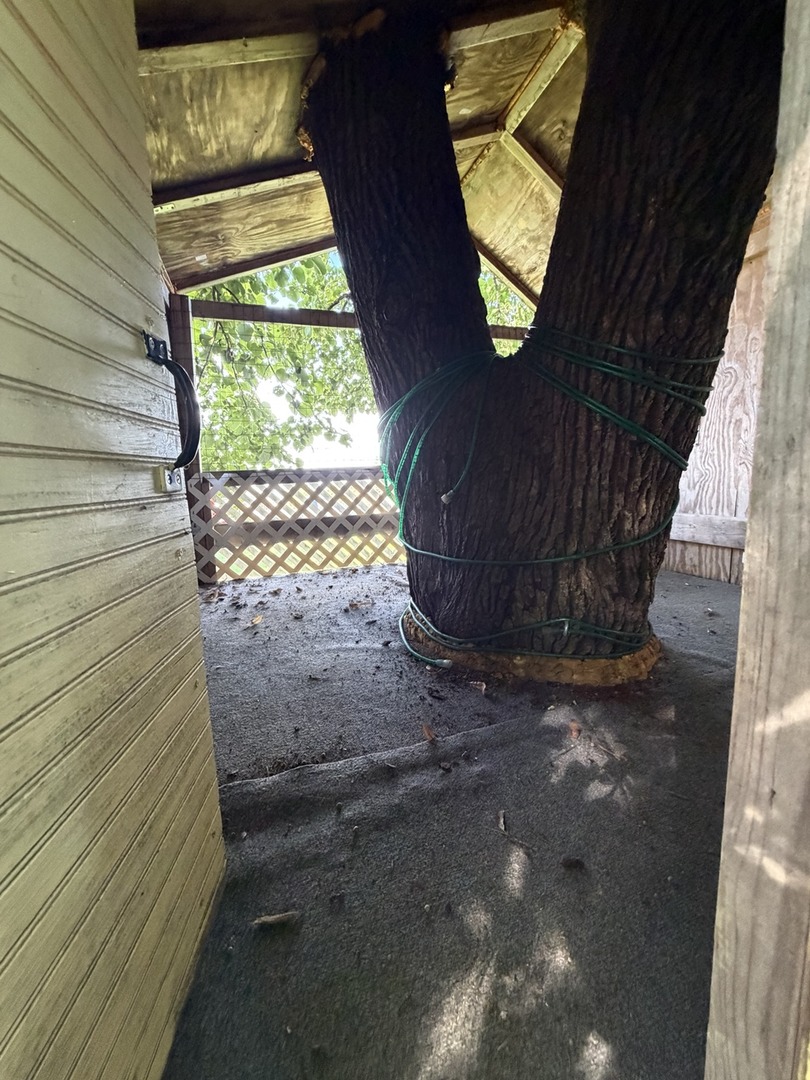 7615 South Drive Property Photo 17