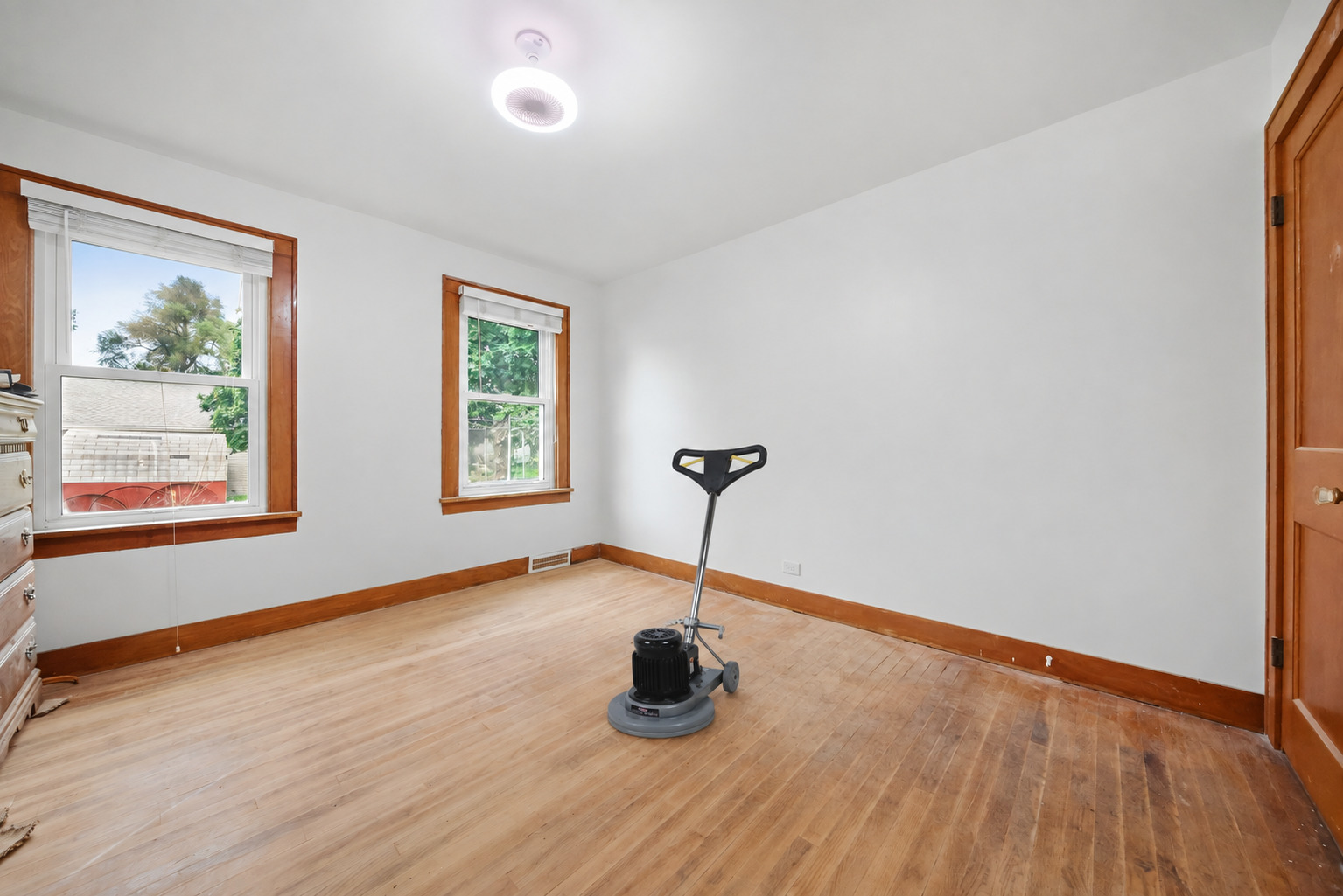 7615 South Drive Property Photo 28