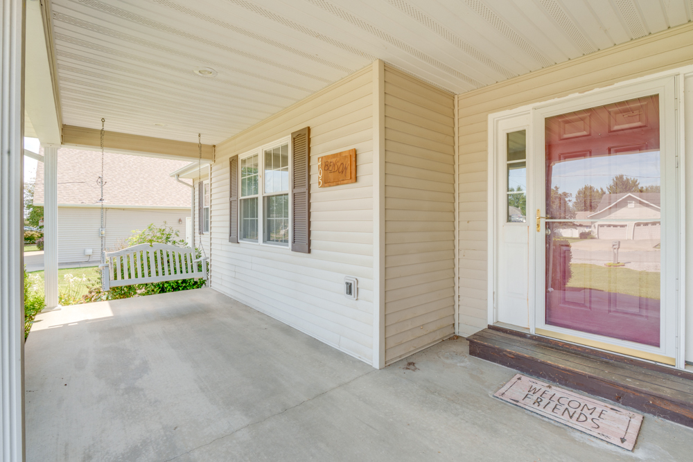 405 W Beacon Court Property Photo 2