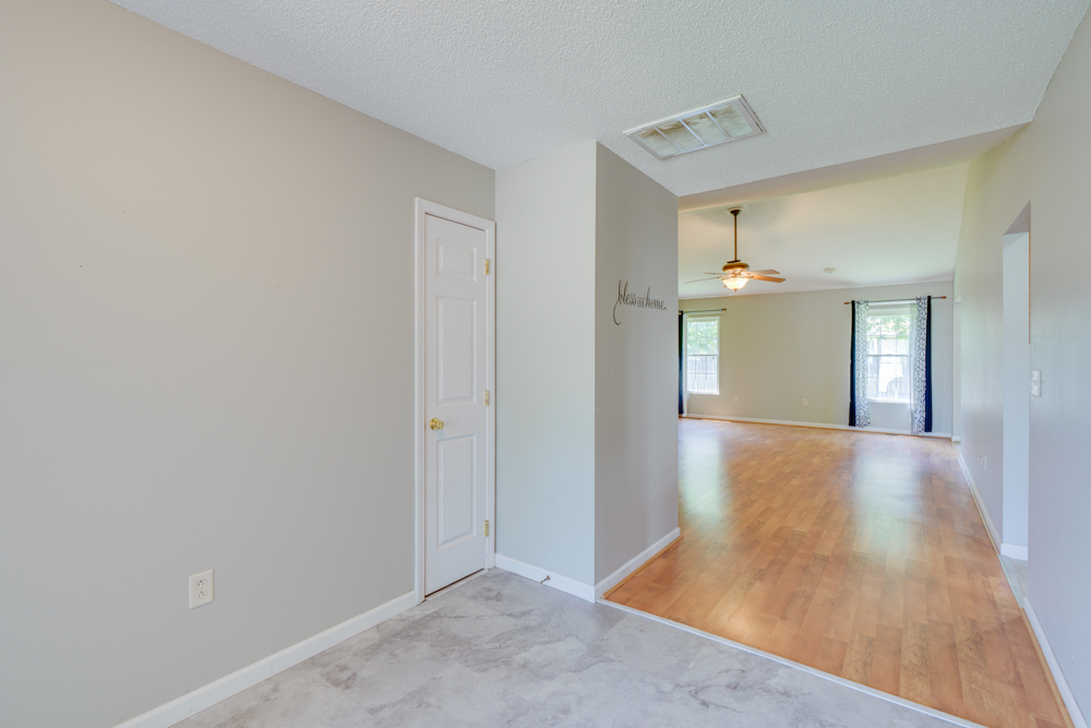 405 W Beacon Court Property Photo 11