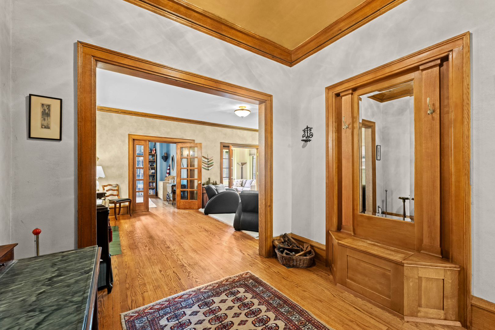 1635 Hinman Avenue 3 Property Photo 4