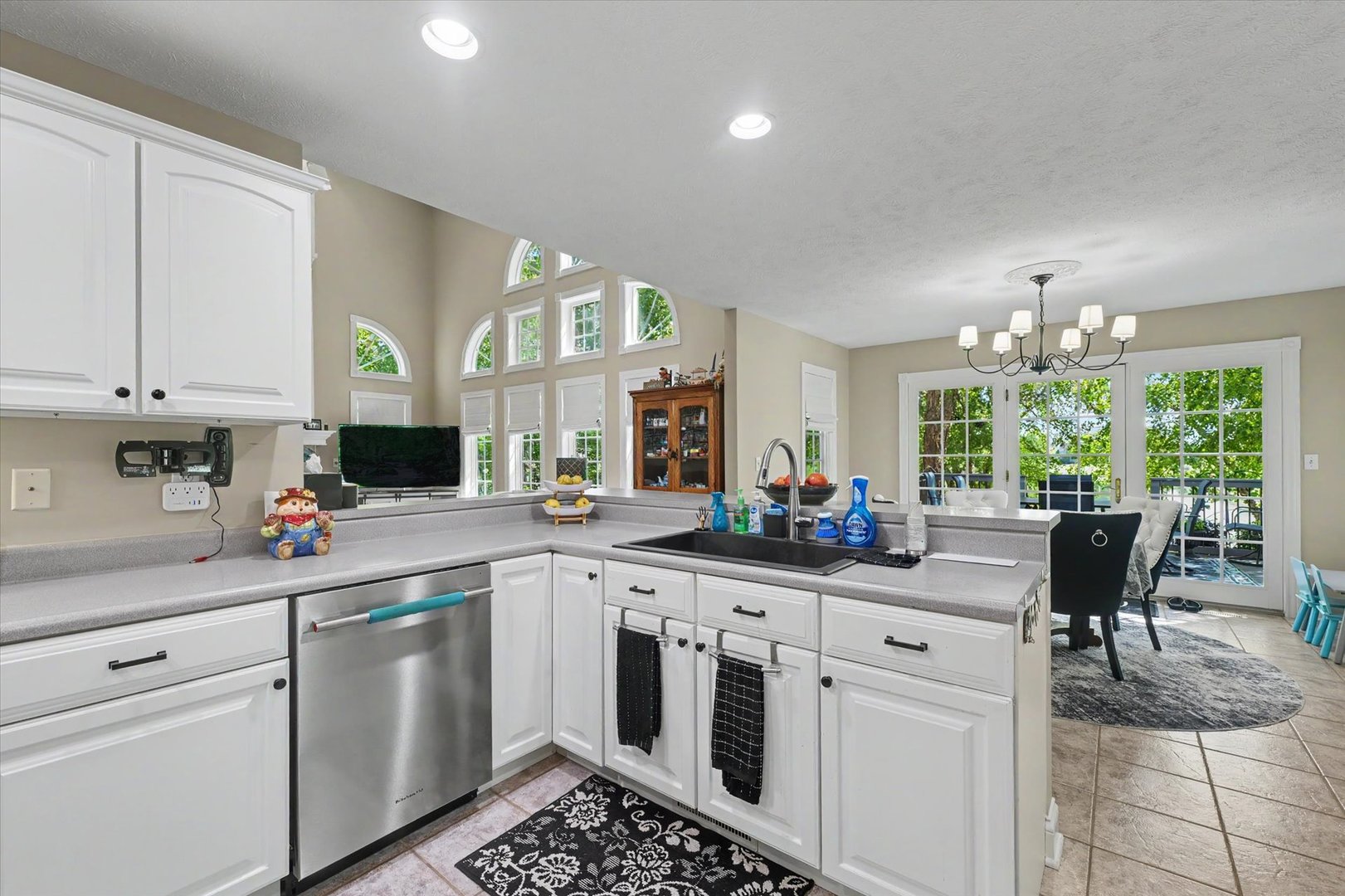 303 Orchard Drive Property Photo 17