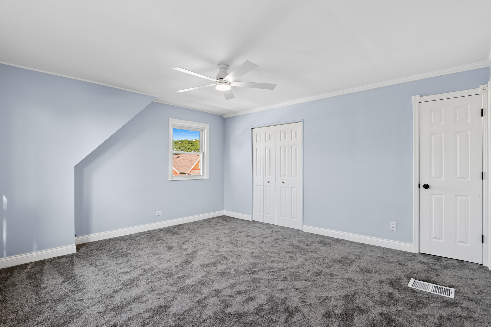 8019 S Francisco Avenue Property Photo 13