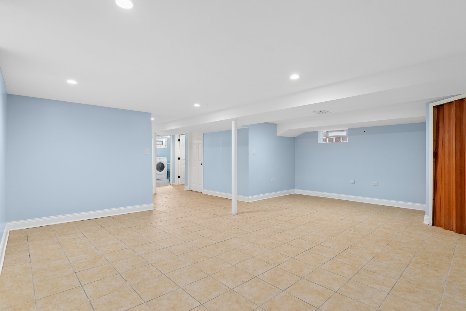 8019 S Francisco Avenue Property Photo 22