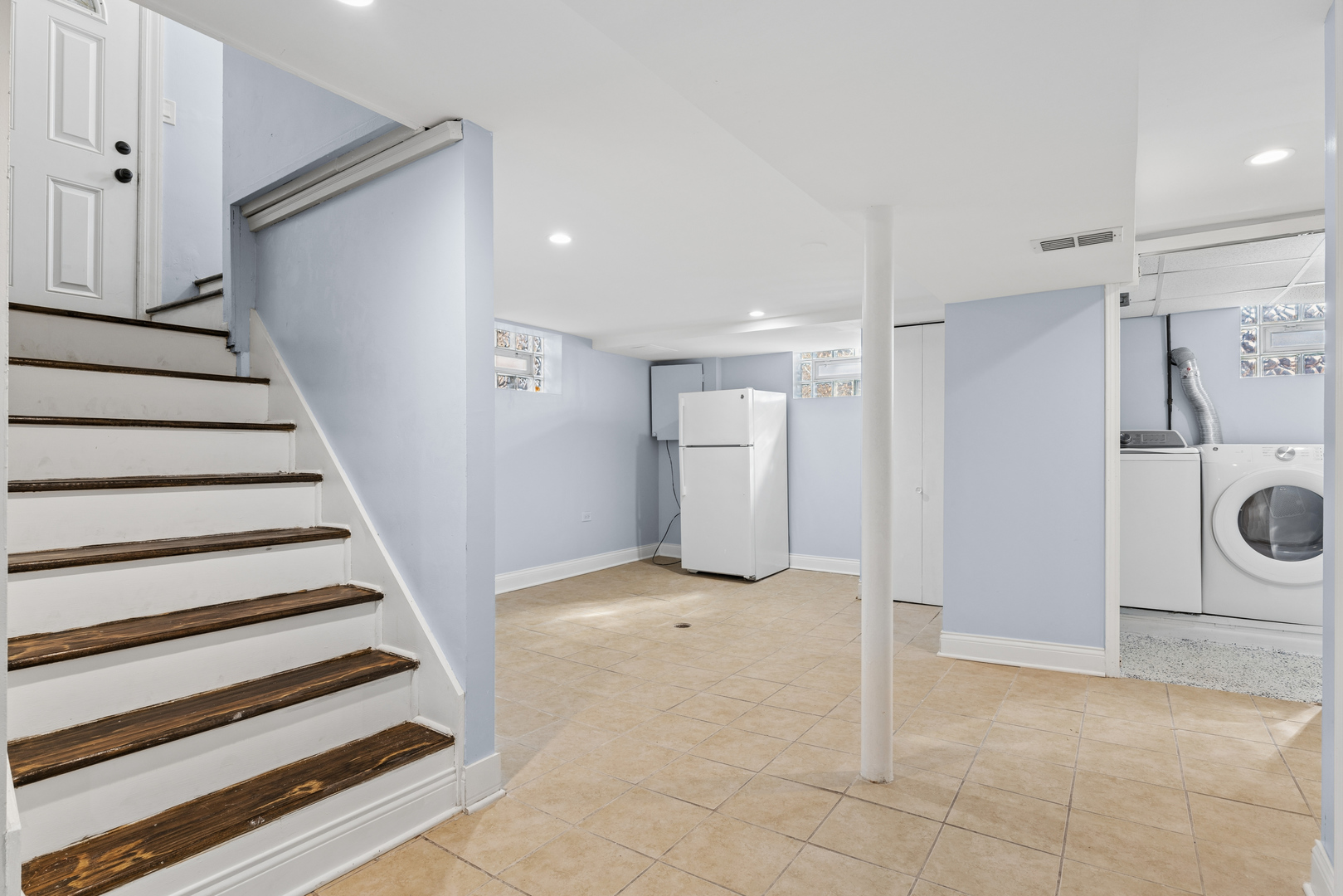 8019 S Francisco Avenue Property Photo 24