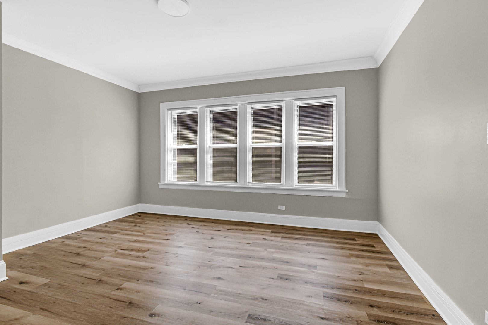 8010 S Phillips Avenue Property Photo 12