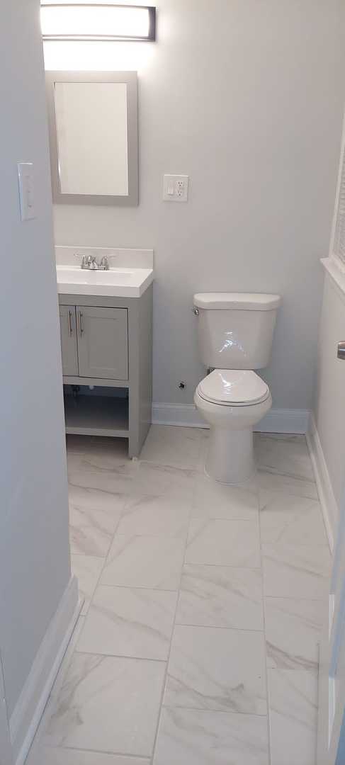 1255 N Harding Avenue 2s Property Photo 10