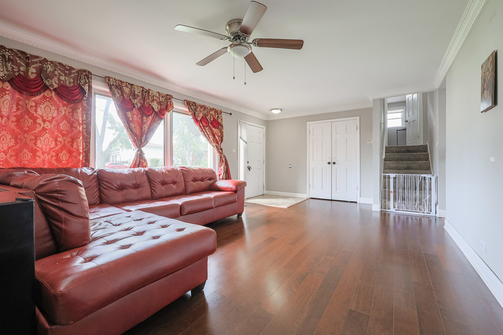 158 W Bradley Street Property Photo 2