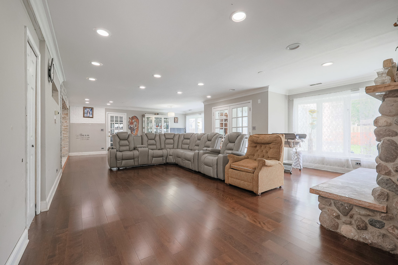 158 W Bradley Street Property Photo 6