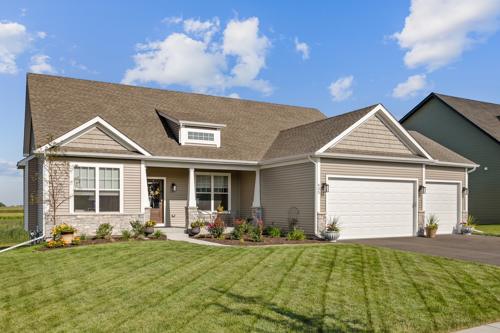 633 Houtz Circle Property Photo 1