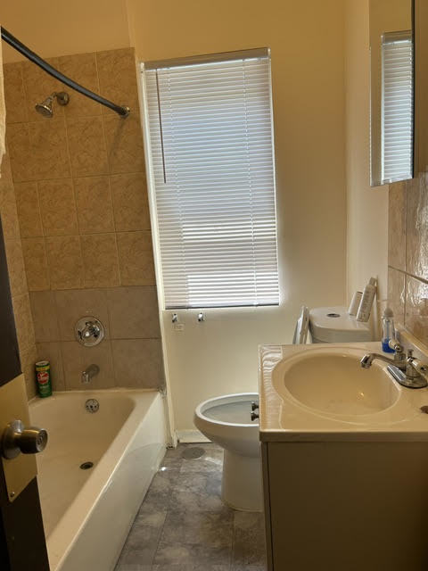 7130 S Hermitage Avenue Property Photo 8