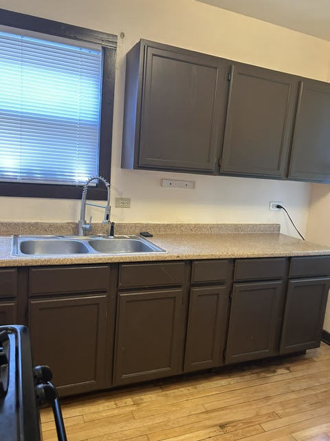 7130 S Hermitage Avenue Property Photo 12