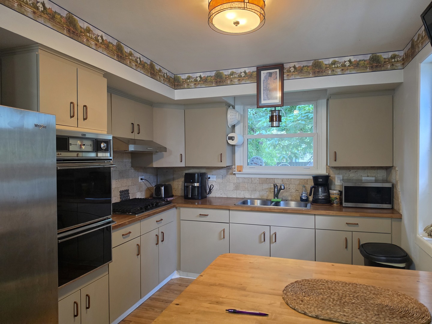 15481 Lawndale Avenue Property Photo 3