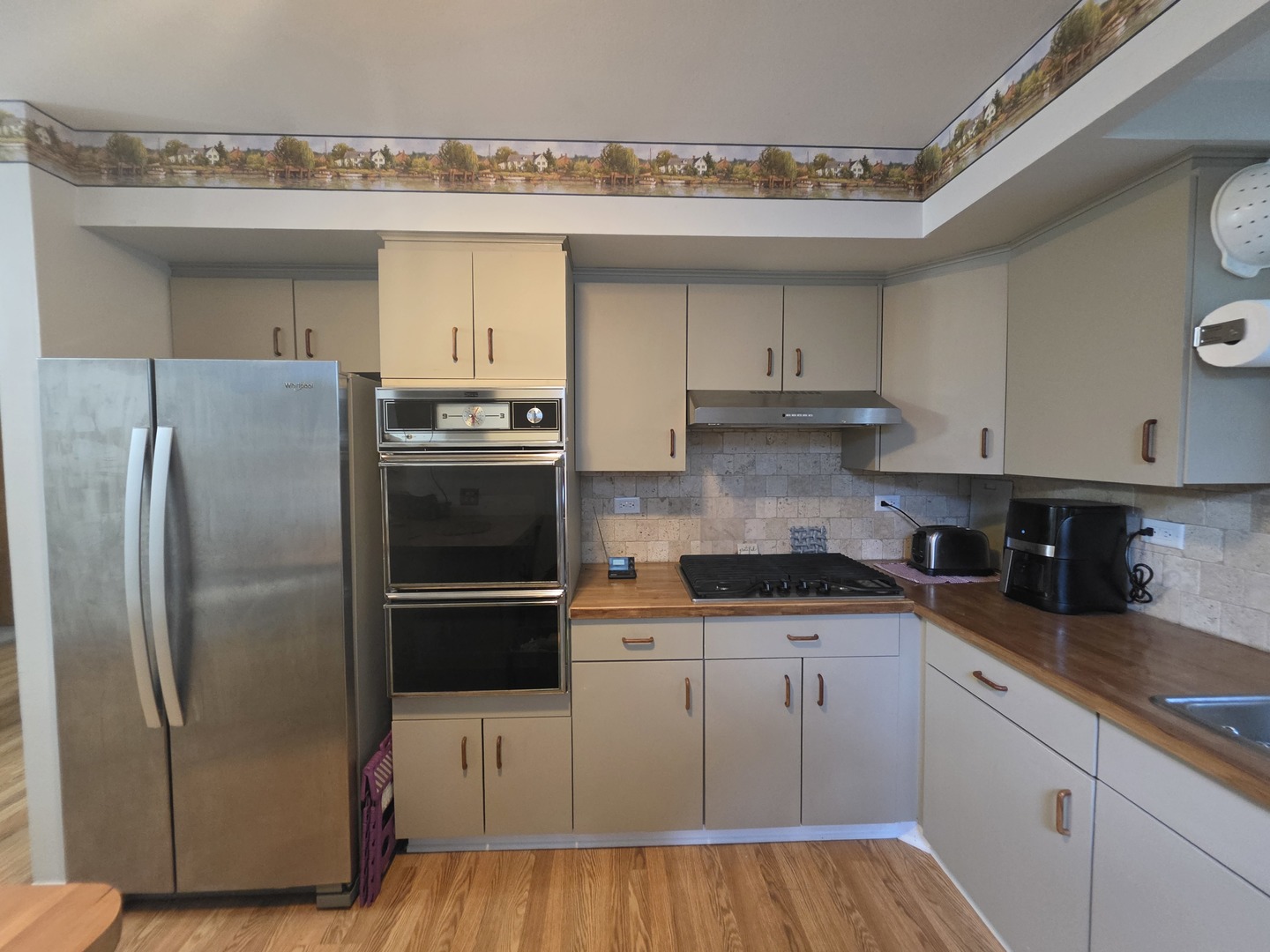 15481 Lawndale Avenue Property Photo 4