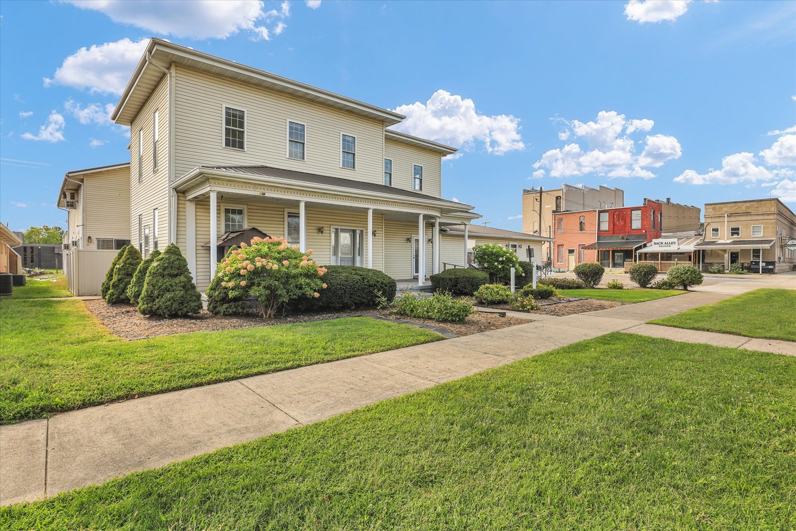 120 S Locust Street Property Photo 6