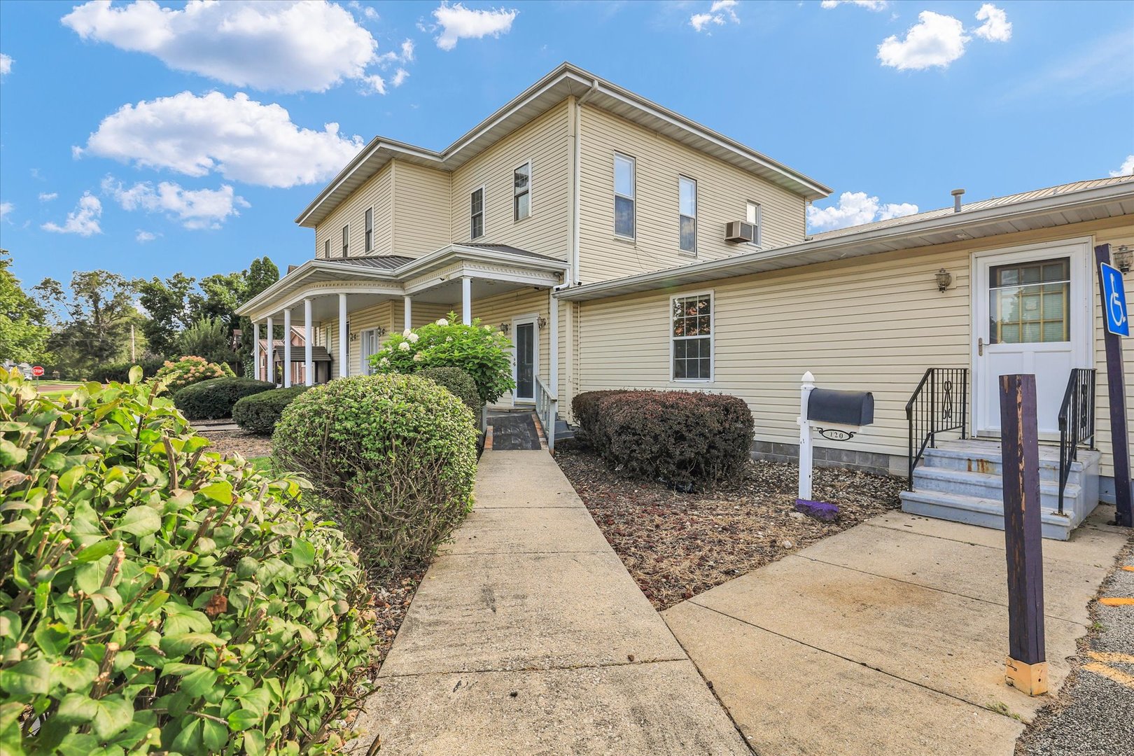 120 S Locust Street Property Photo 8