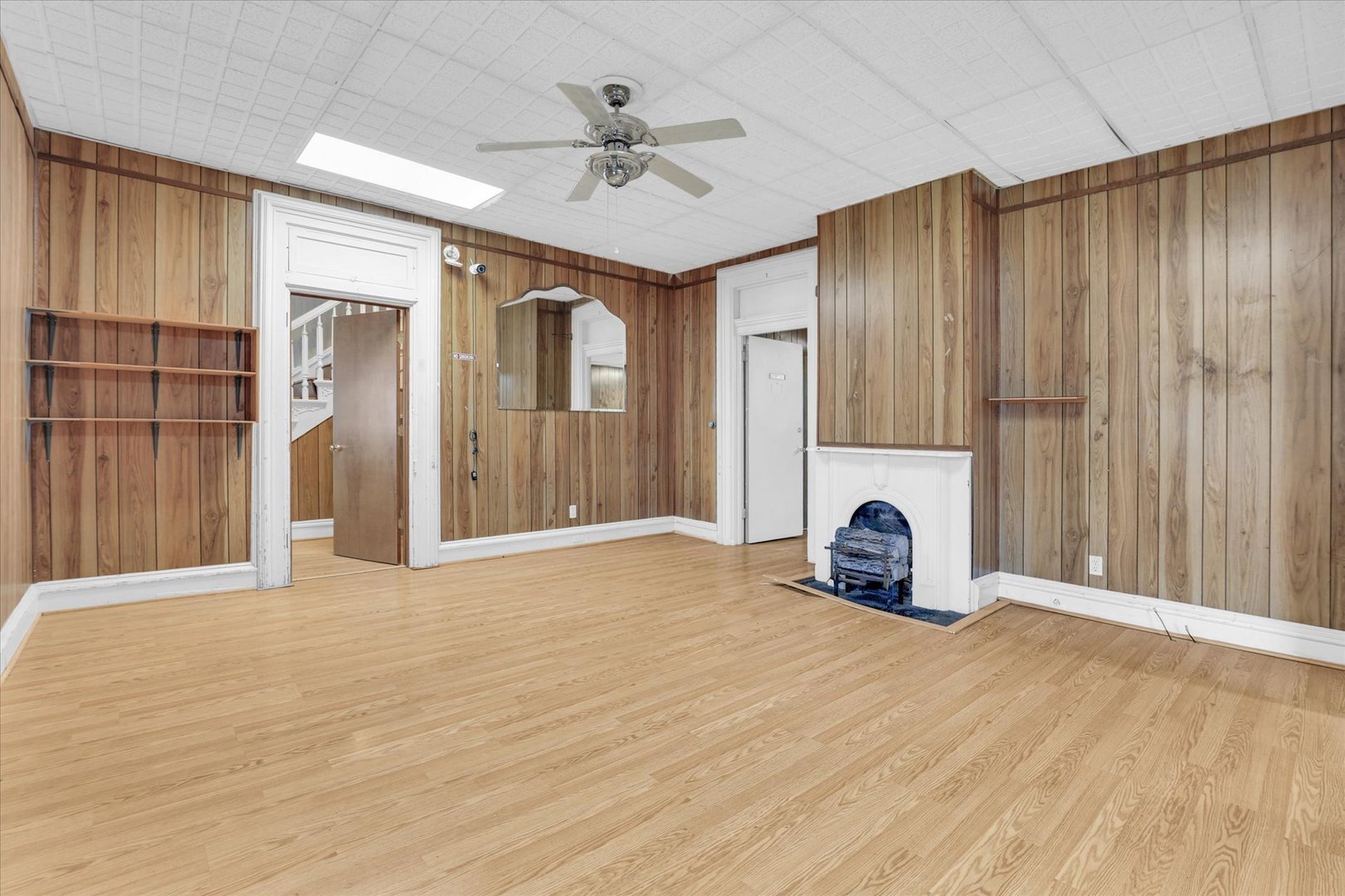 120 S Locust Street Property Photo 17