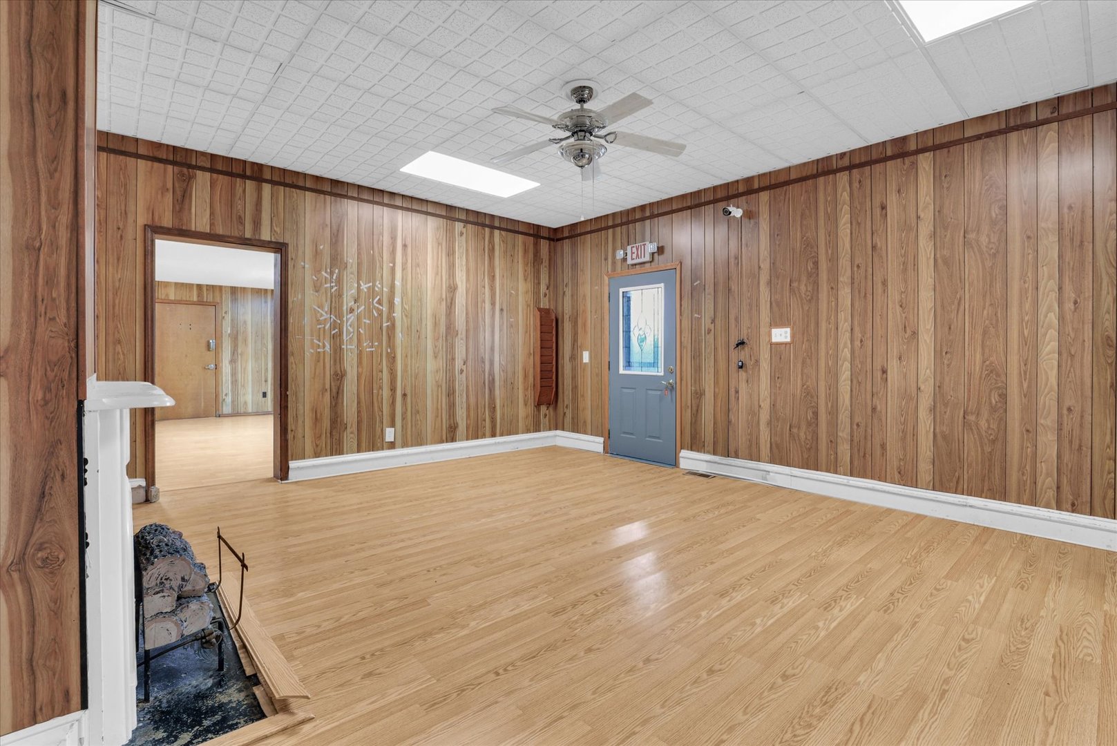 120 S Locust Street Property Photo 18