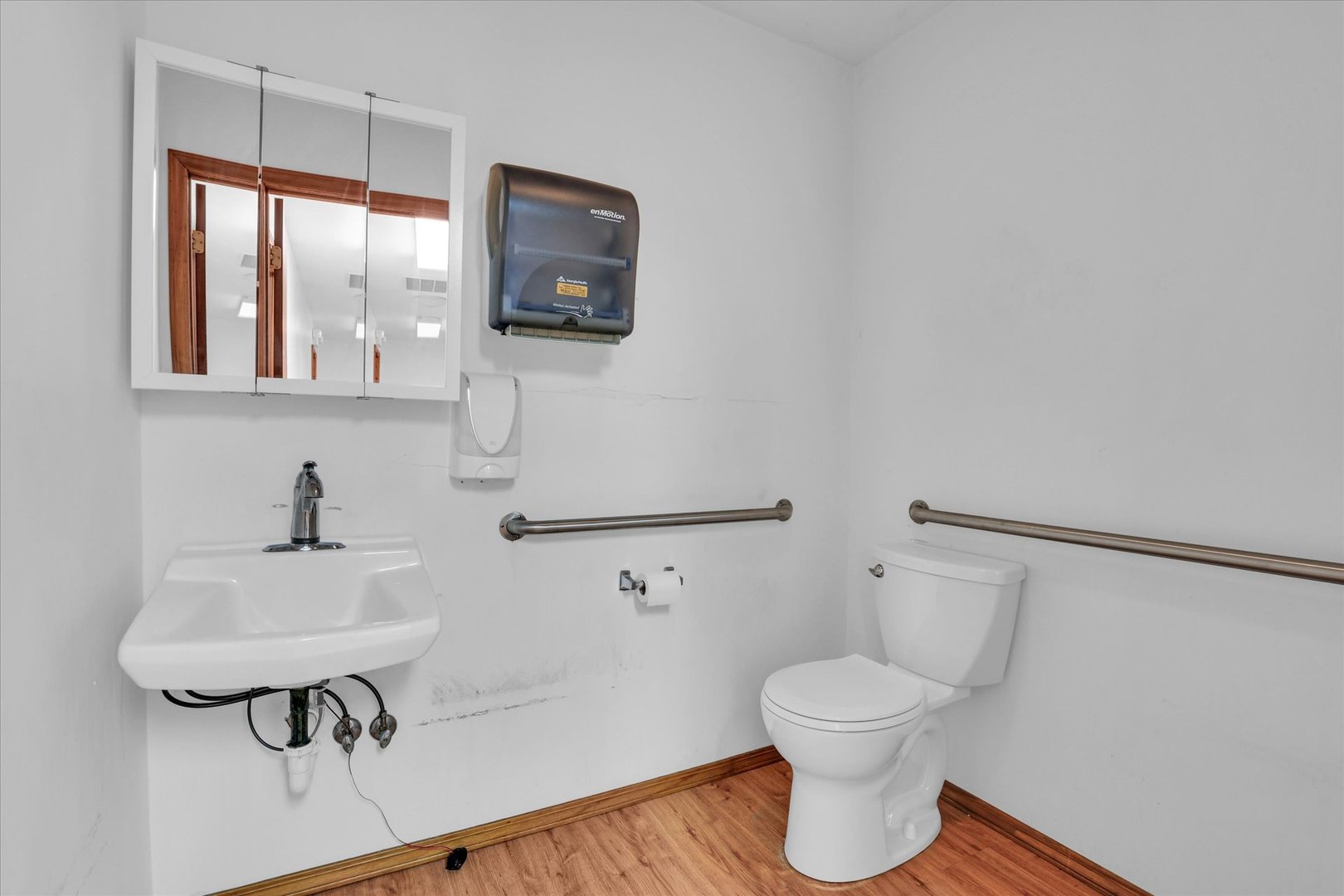 120 S Locust Street Property Photo 23