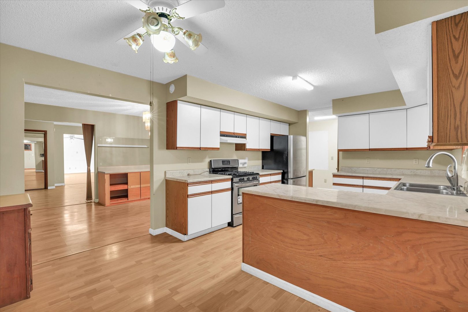 120 S Locust Street Property Photo 42