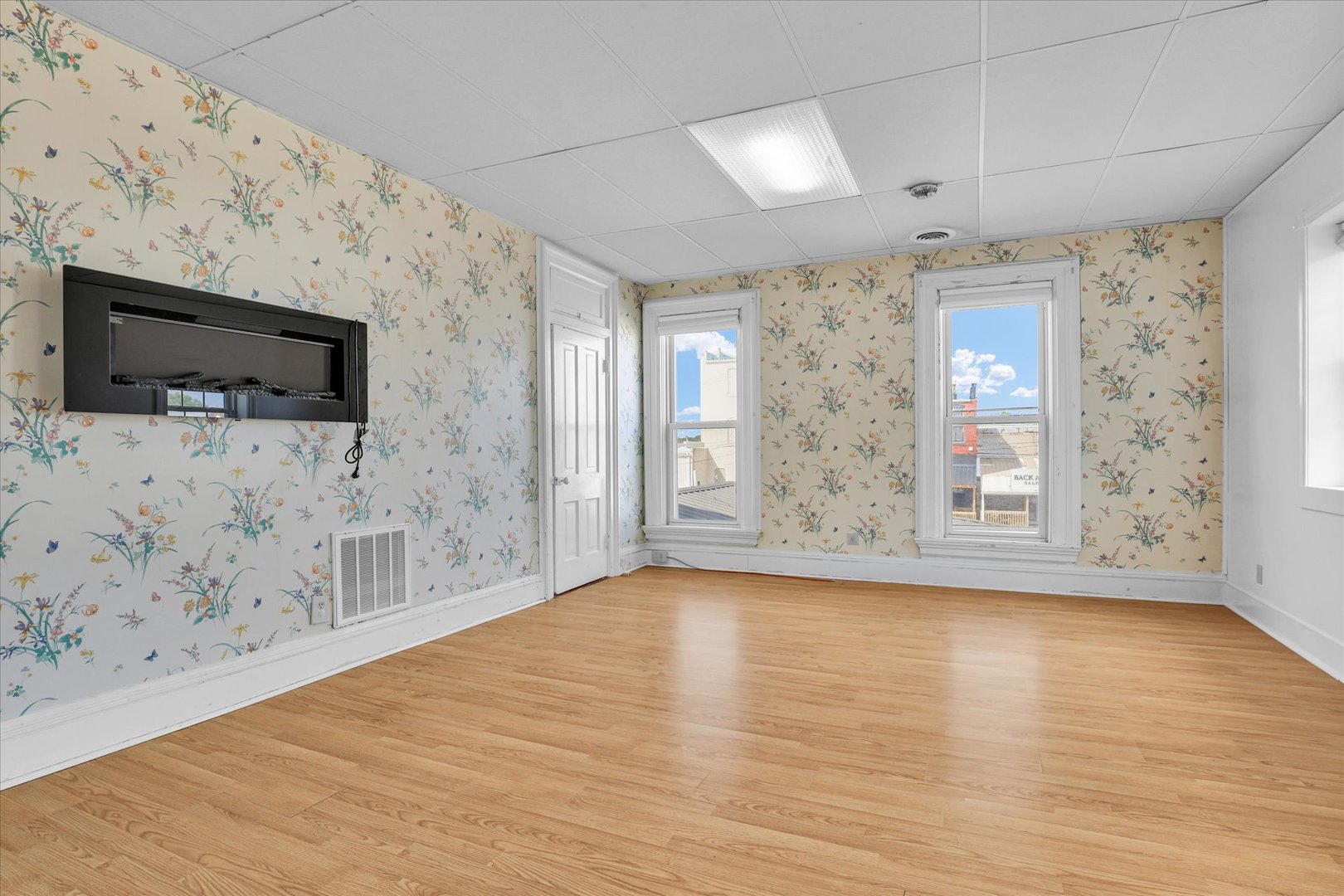 120 S Locust Street Property Photo 63