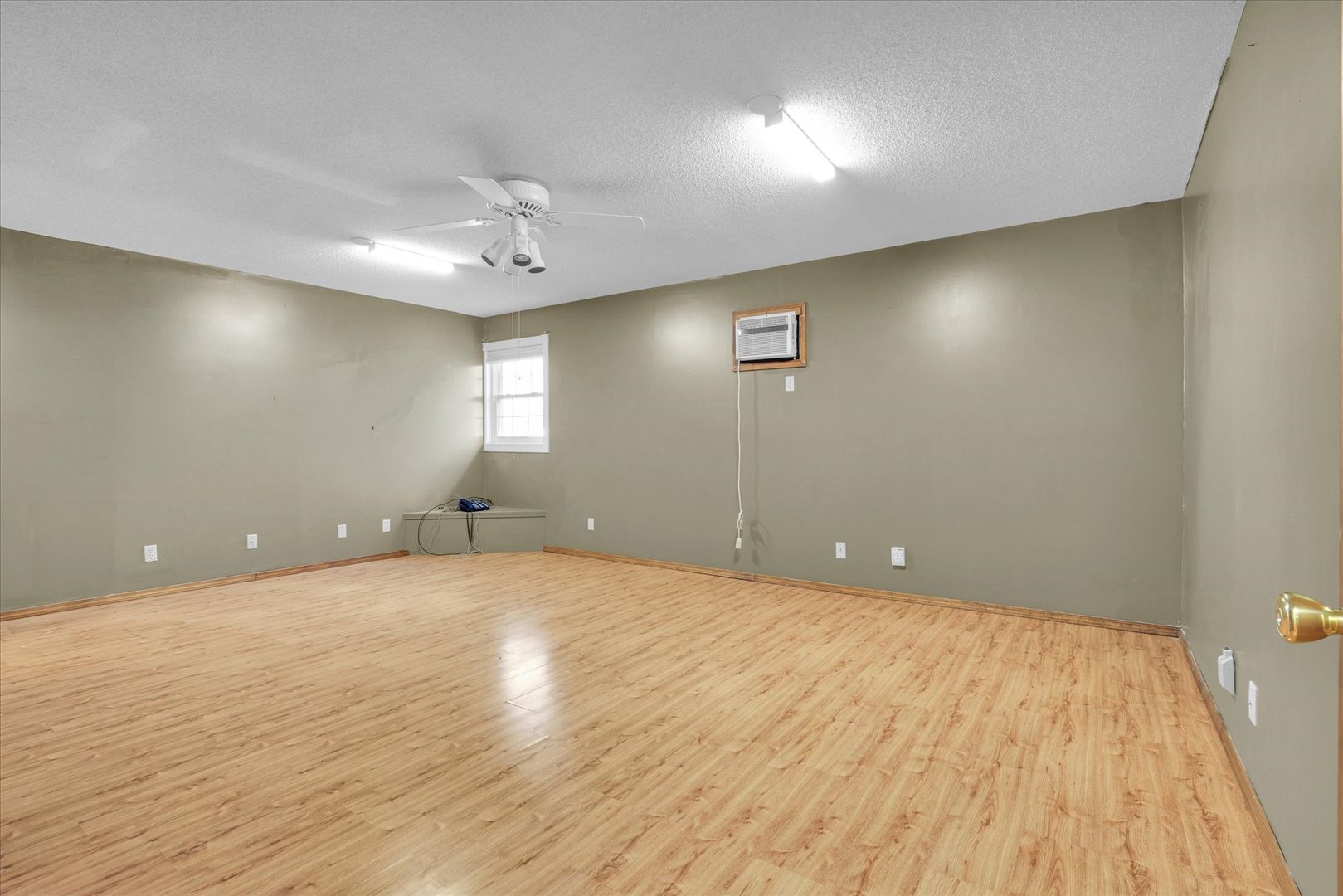 120 S Locust Street Property Photo 92