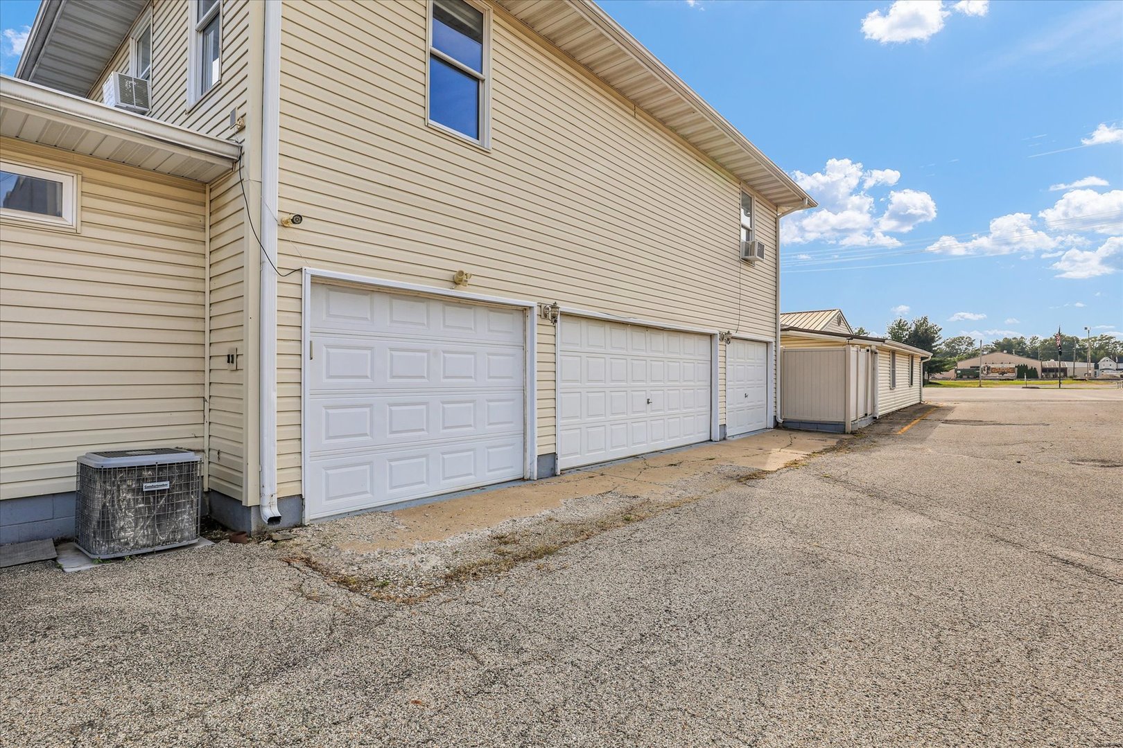 120 S Locust Street Property Photo 116