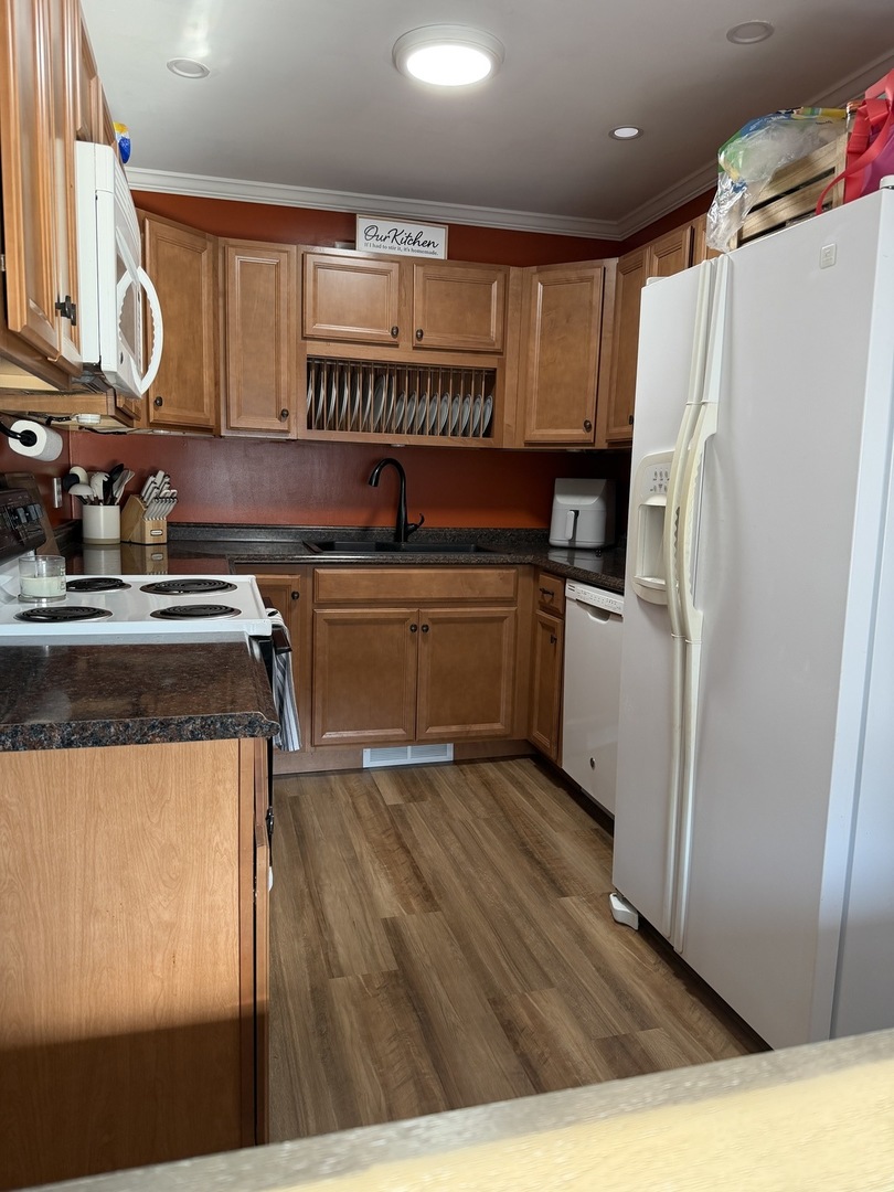 1811 East Lane Property Photo 4