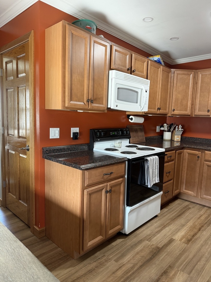 1811 East Lane Property Photo 5