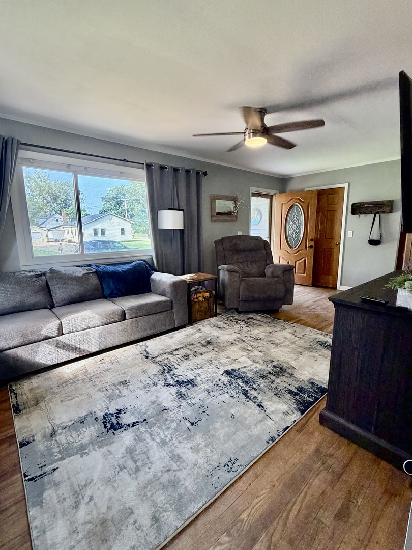 1811 East Lane Property Photo 9