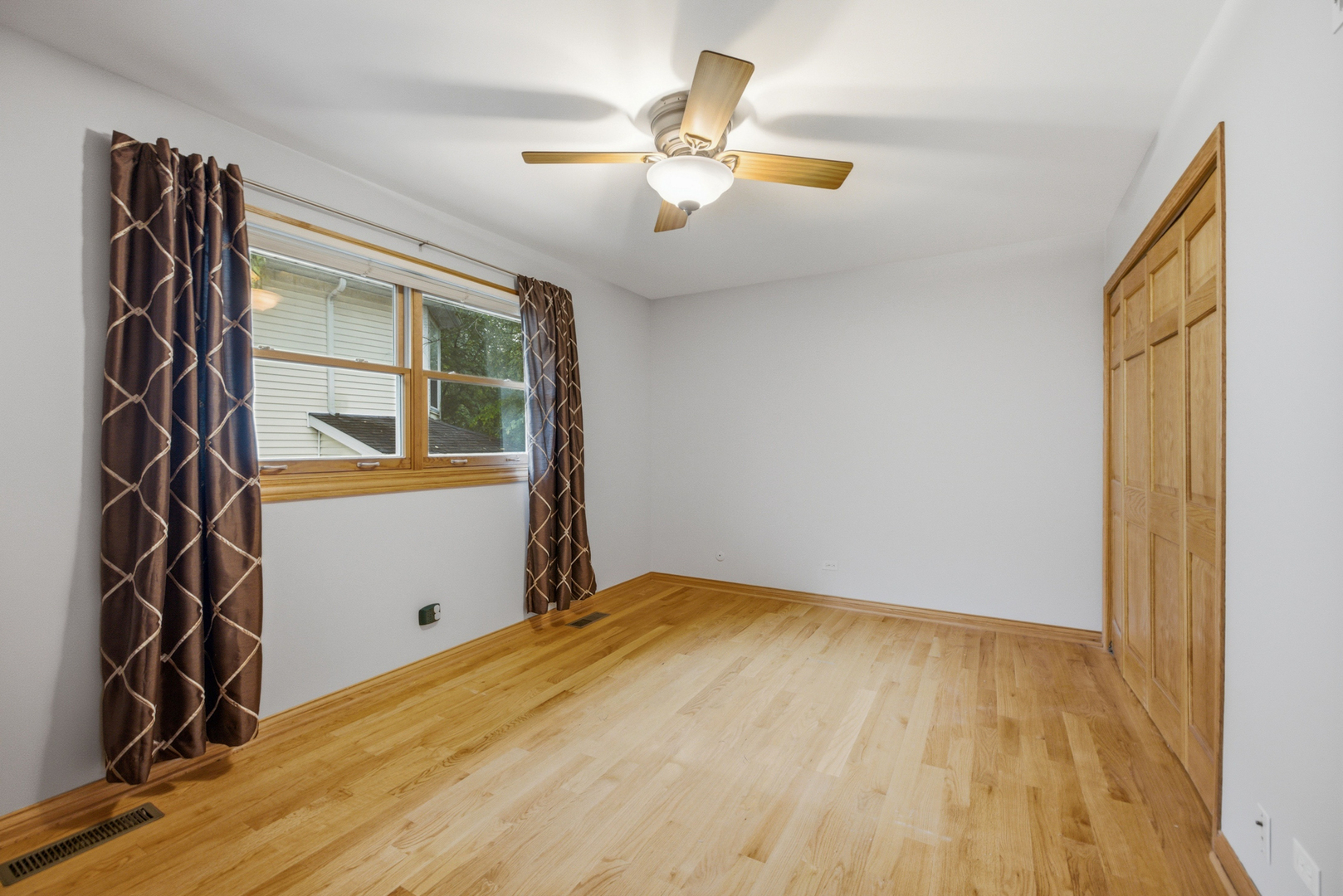27w440 Central Avenue Property Photo 13