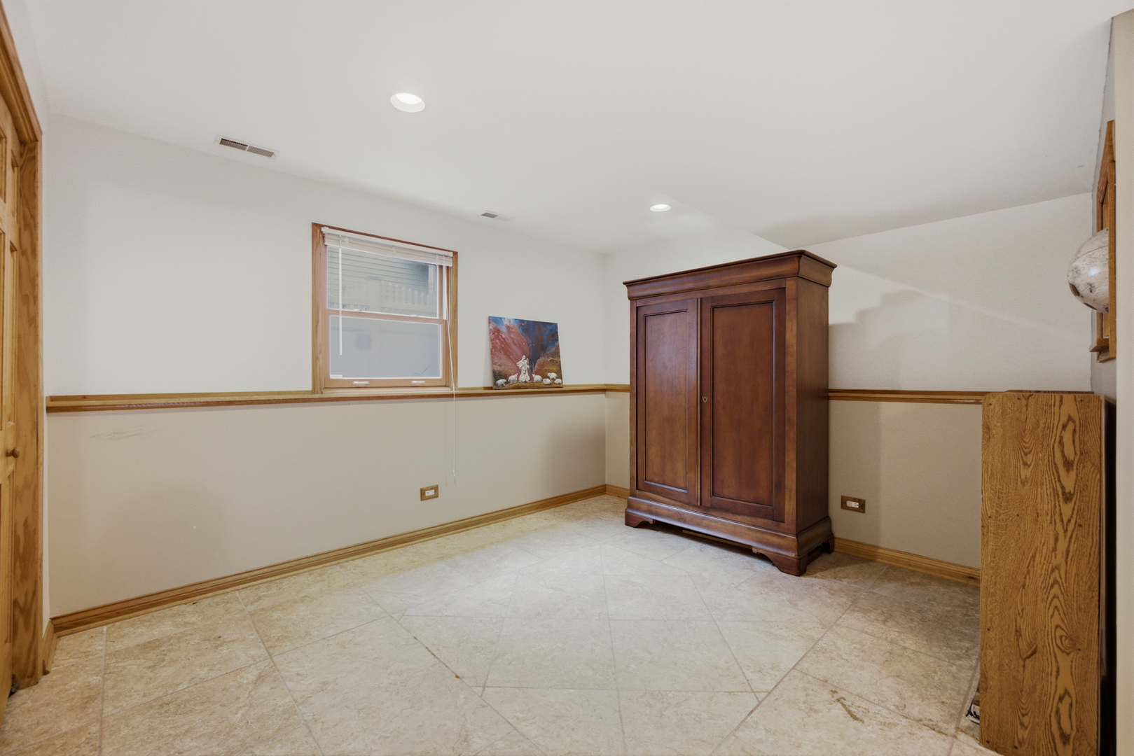 27w440 Central Avenue Property Photo 23