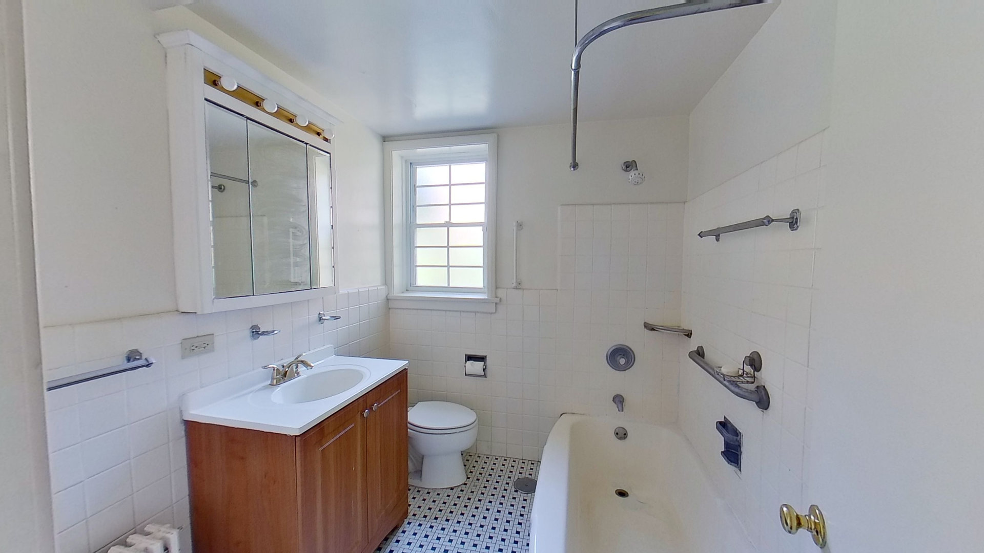 835 Mulford Street G Property Photo 3