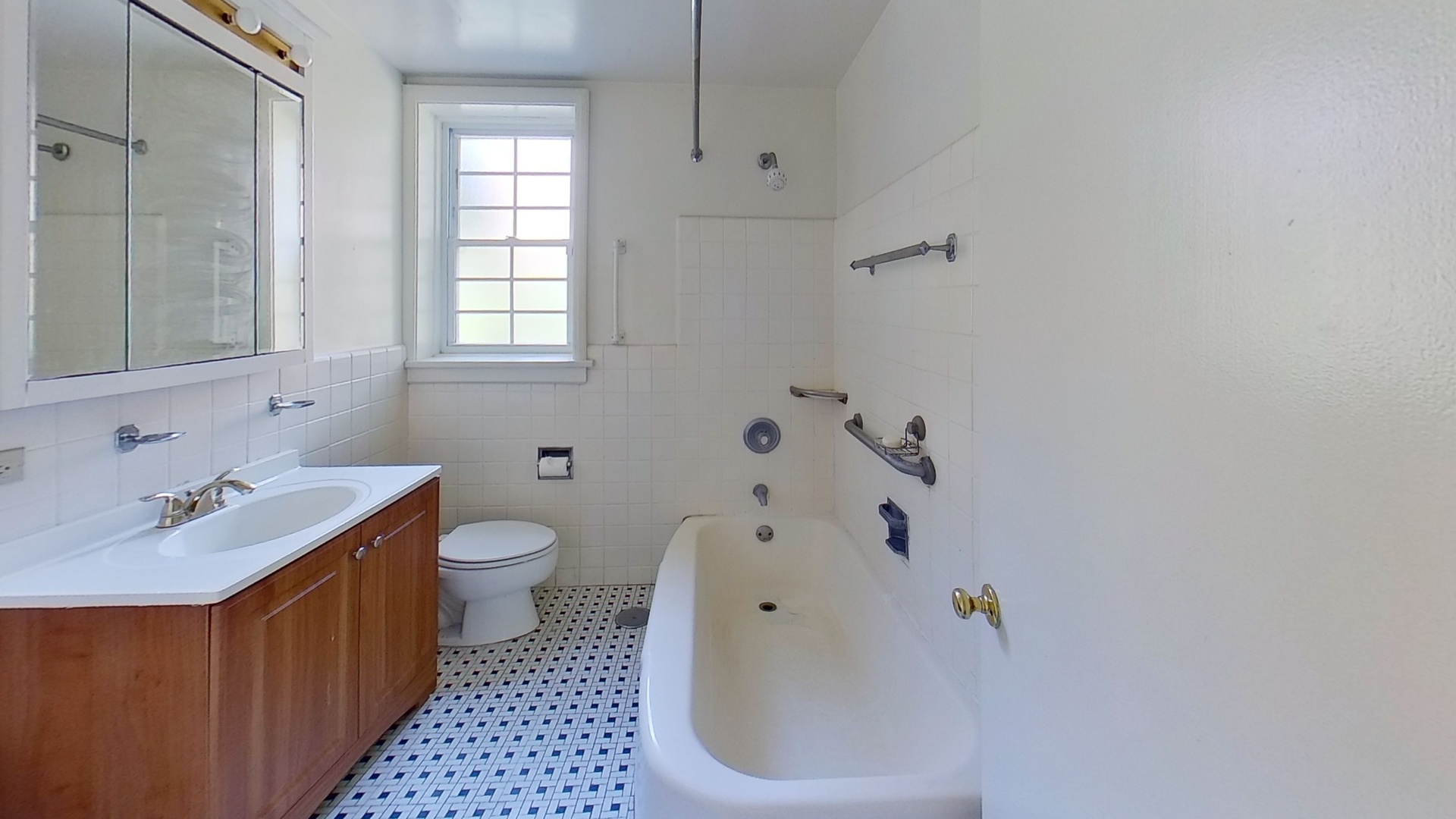 835 Mulford Street G Property Photo 5