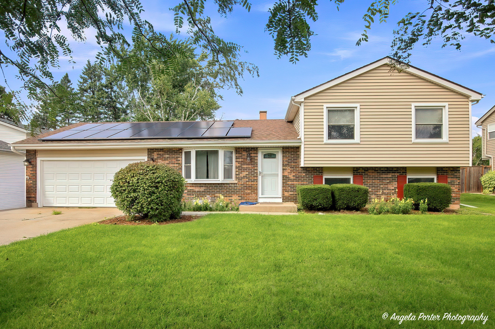 5112 W Greenbrier Drive Property Photo 1