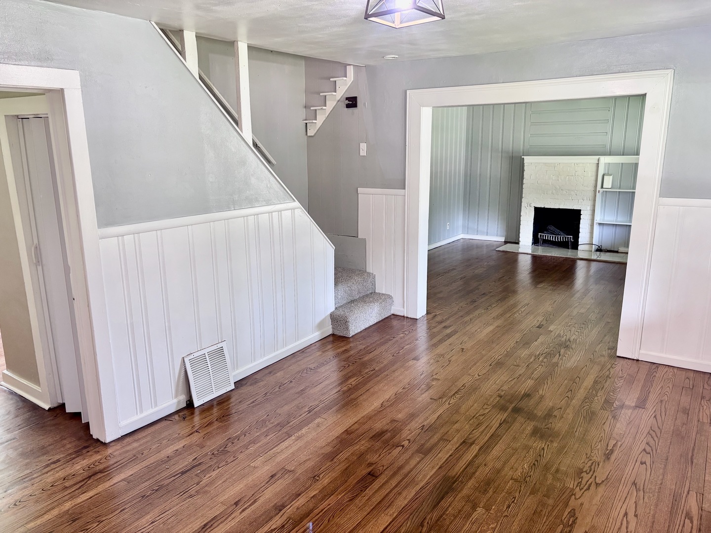 39330 N Emmaus Avenue Property Photo 4