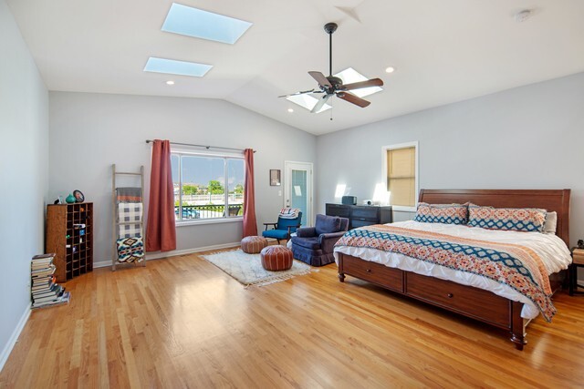 1327 W Walton Street Property Photo 9
