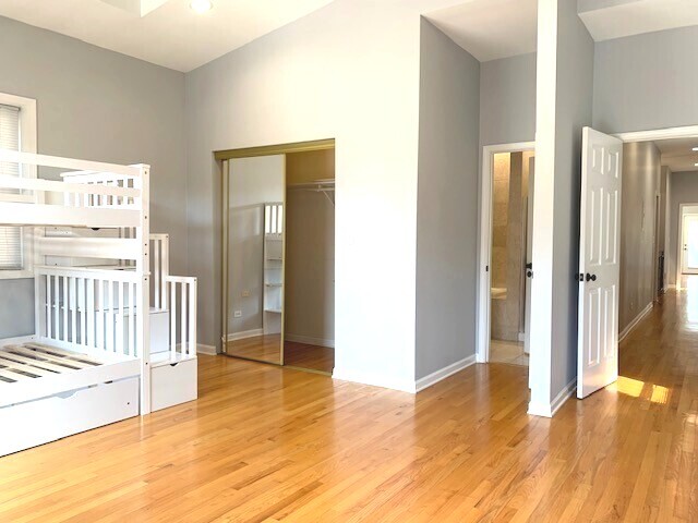 1327 W Walton Street Property Photo 15