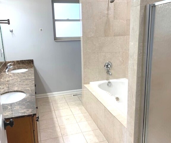 1327 W Walton Street Property Photo 16