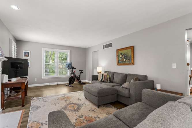 1703 Mayfair Road Property Photo 8