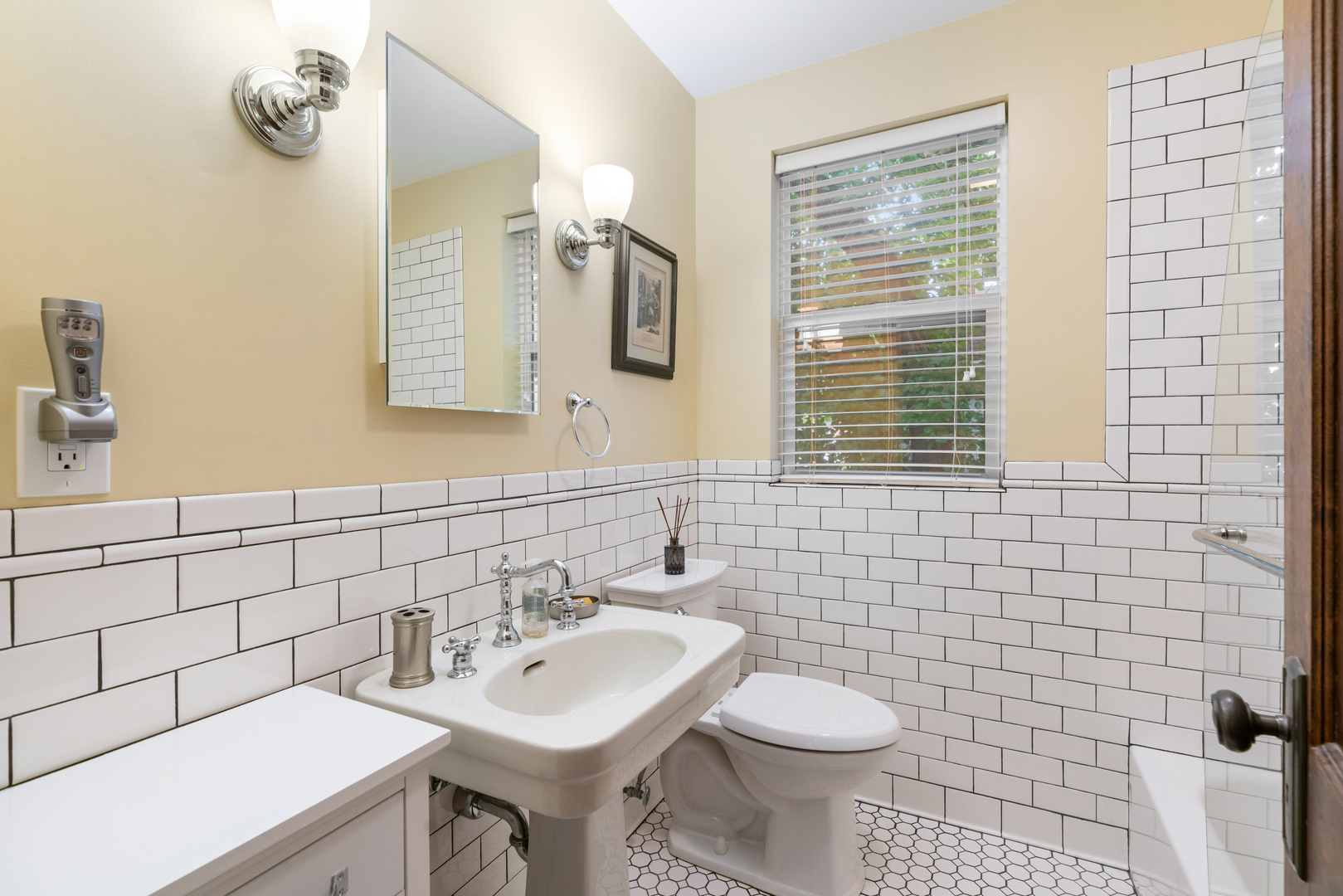 10543 S Hamilton Avenue Property Photo 12