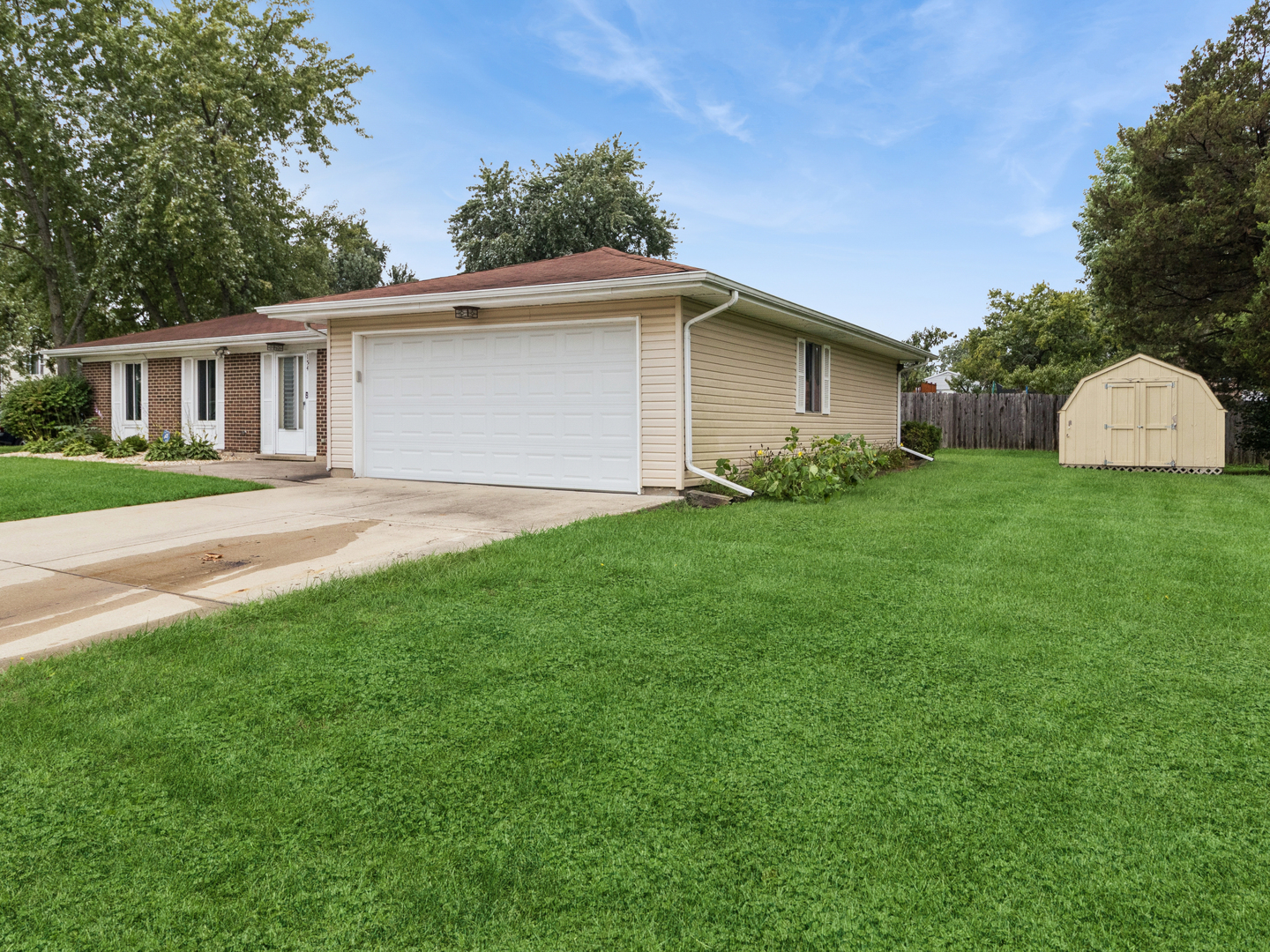 154 Stonehurst Drive Property Photo 3