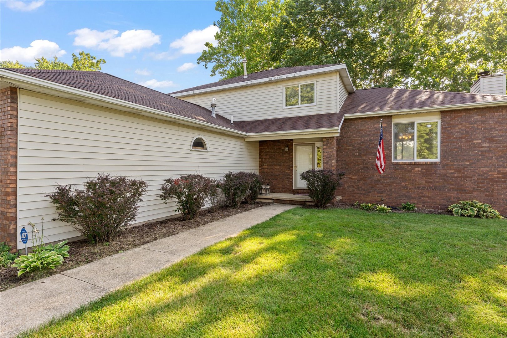 1708 Oak Park Drive Property Photo 2