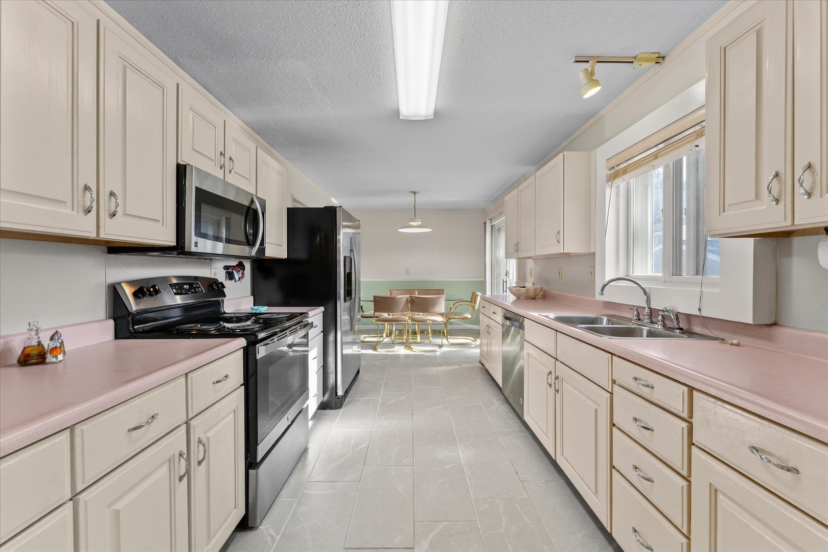 1708 Oak Park Drive Property Photo 15