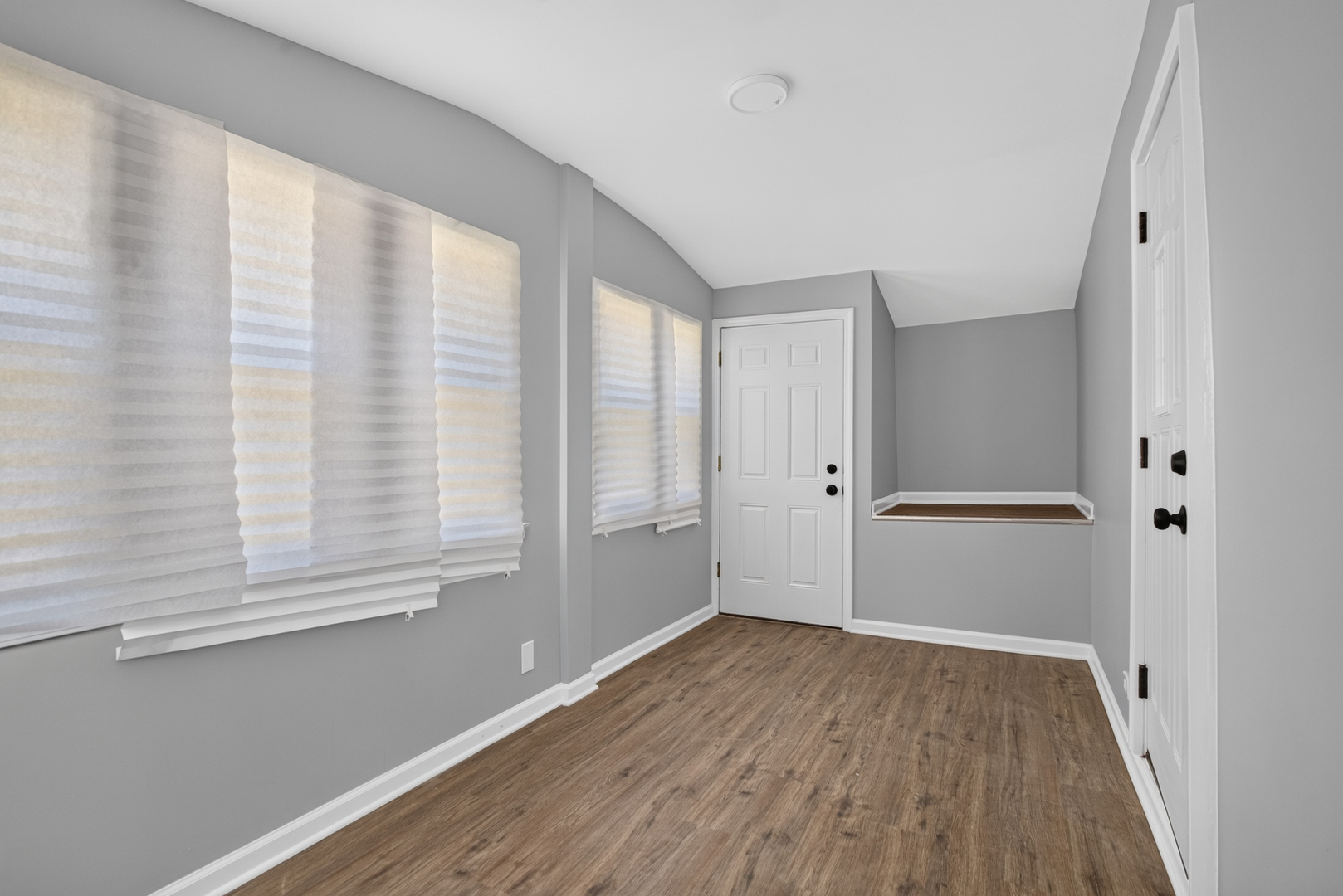 7715 S Eberhart Avenue Property Photo 19
