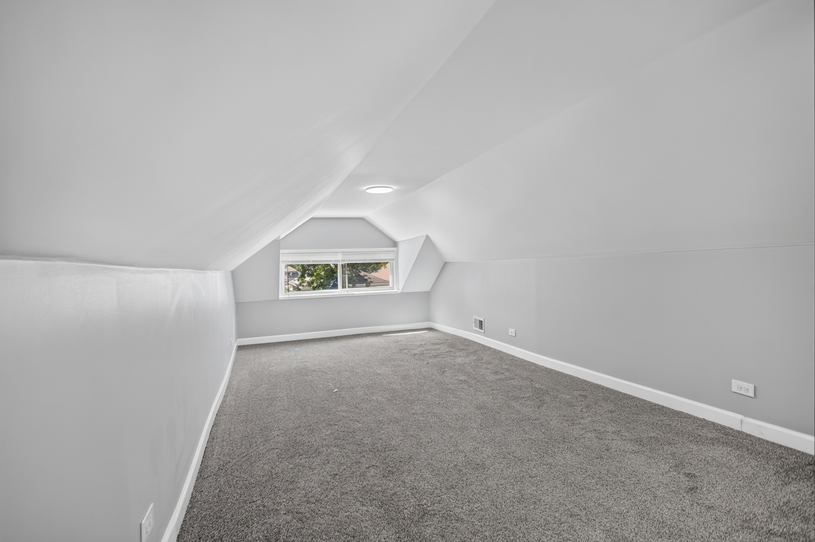 7715 S Eberhart Avenue Property Photo 23