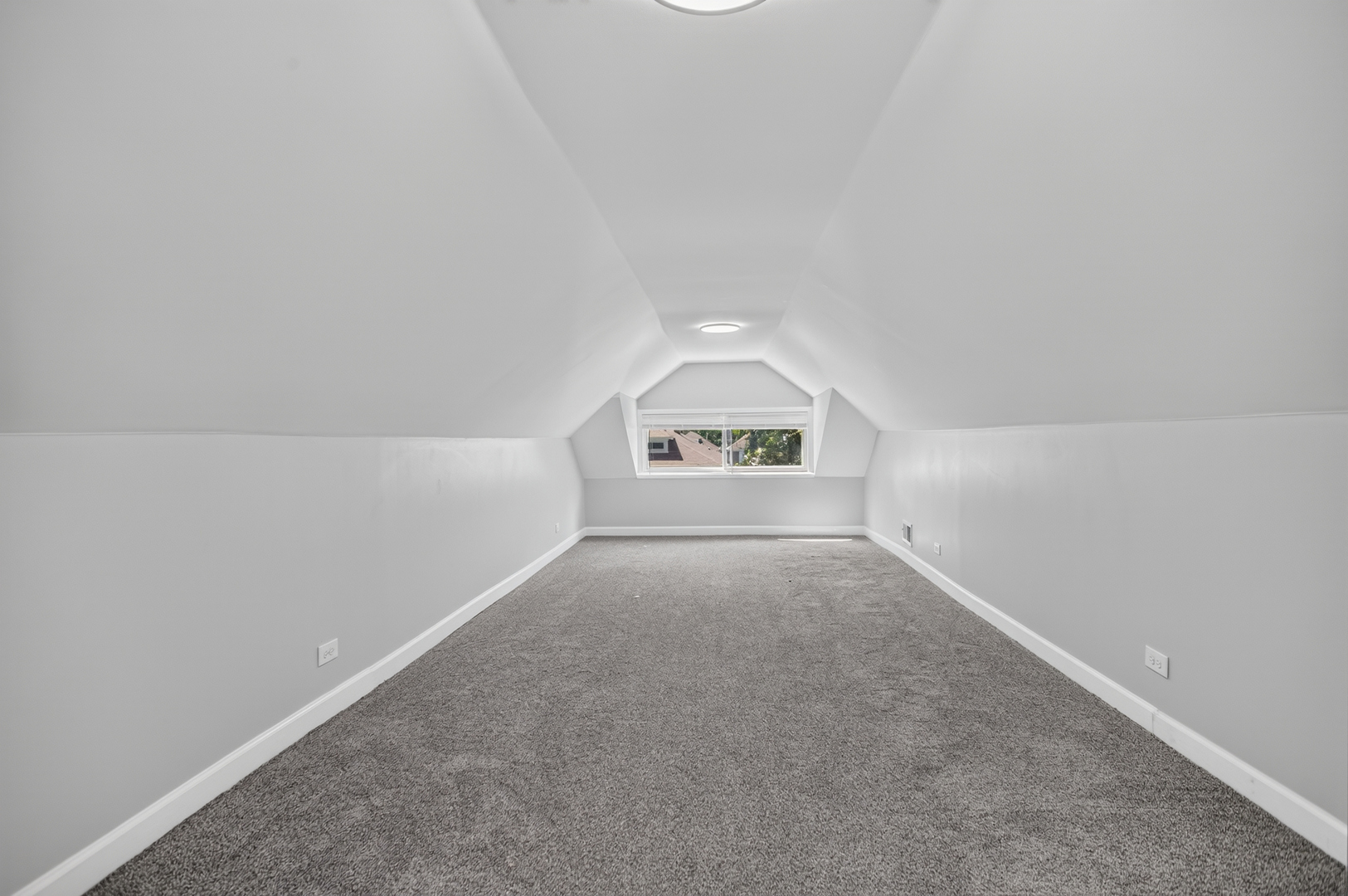 7715 S Eberhart Avenue Property Photo 24
